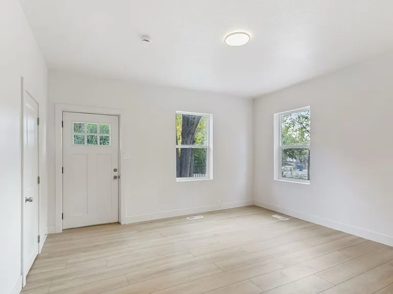 2085 N 900th St W — Photo 19