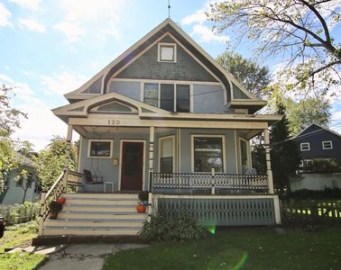 120 Lawrence Ave, Woodstock, IL, 60098