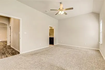 301-313 Amethyst Ct — Photo 6
