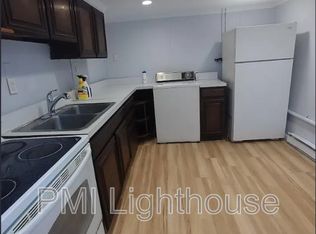 60 Jefferson Rd, Farmingdale, NY 11735