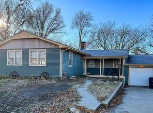 425 SE Rice Rd, Topeka, KS 66607