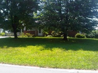 2180 Cloverfield Dr, Lebanon, PA 17046