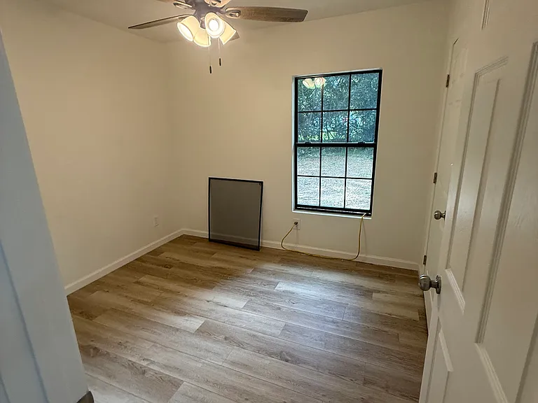 405 E 5th Ave — Photo 9