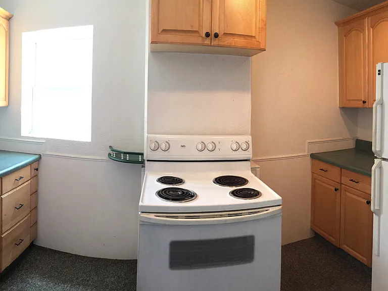832 Evergreen Avenue — Photo 4