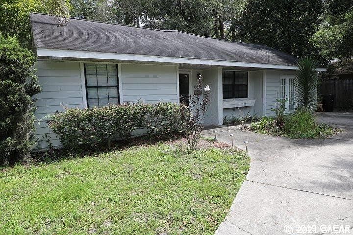 1st image of 638 NE 8th Ave