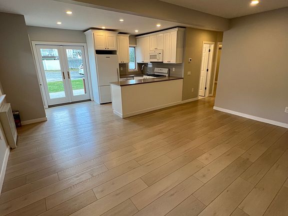 96 Paterson Ave Floor 1, Midland Park, NJ 07432 | Zillow