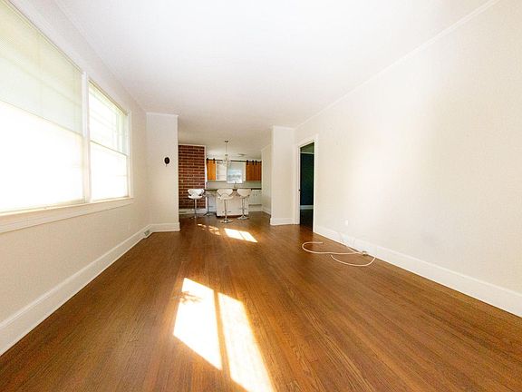 5th image of 4506 Holmes Ave