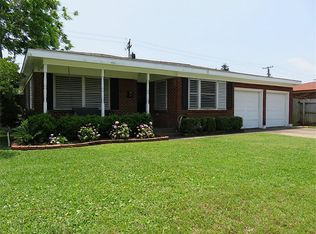 105 Coral Ln, Galveston, TX 77550