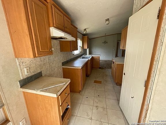 3rd image of 1324 Nueces St