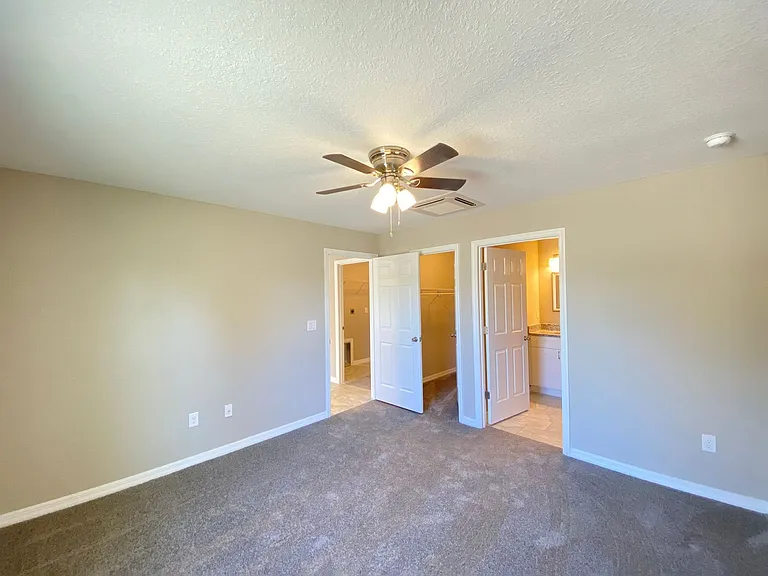 13709 SW 40th Cir — Photo 17