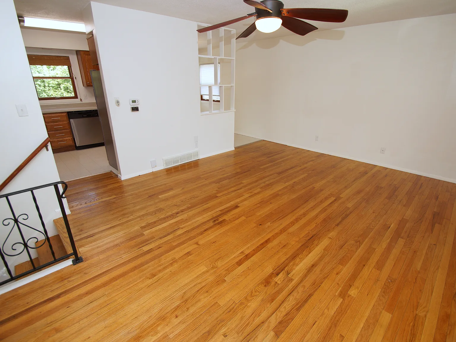 2904 Greenway Dr — Photo 2