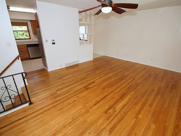 2nd image of 2904 Greenway Dr
