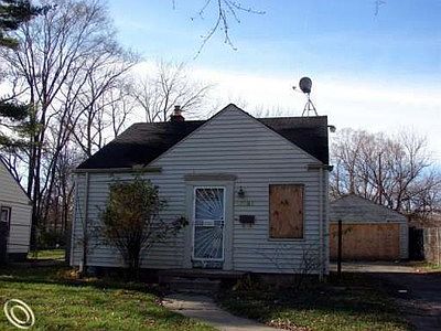 2nd image of 18235 Woodbine St