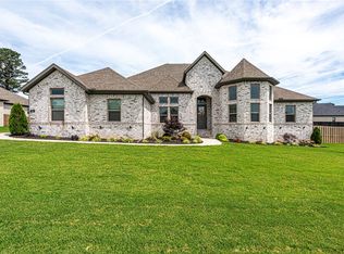 604 Oriole Dr, Springdale, AR 72762