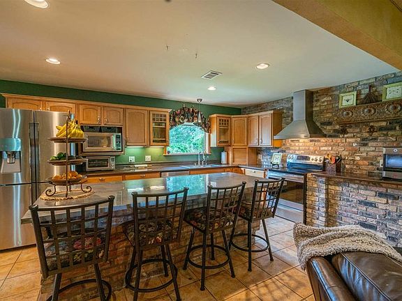 5th image of 2708 Country Club Dr