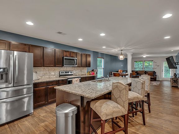2nd image of 108 Rockingham Way
