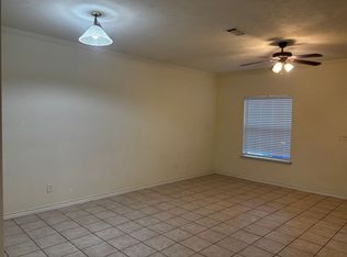 616 Vicki Ln, Huntsville, TX 77340