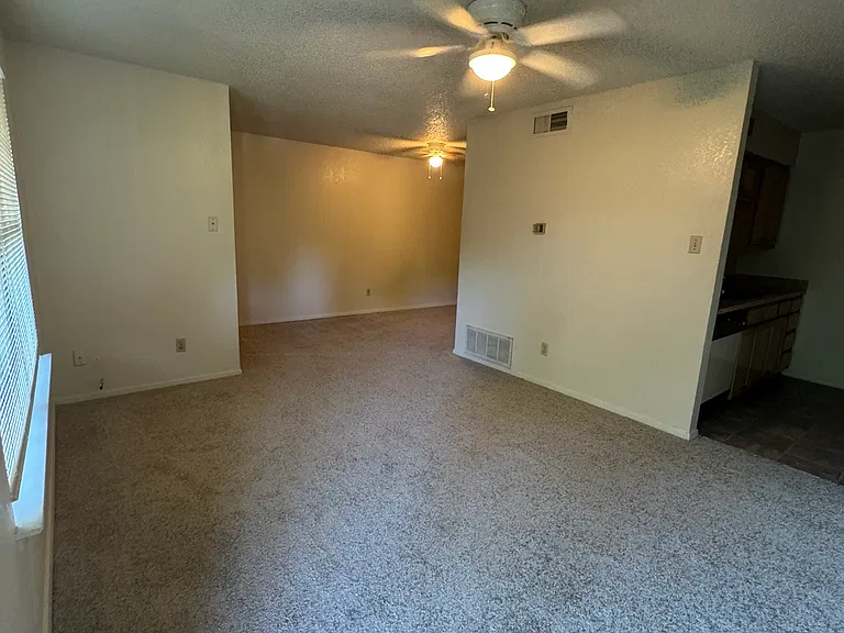 808 N Austin St #6 — Photo 2