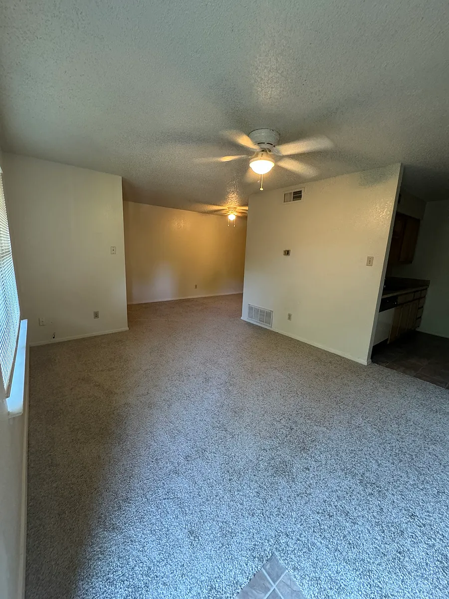 Building Photo - 808 N Austin St #6