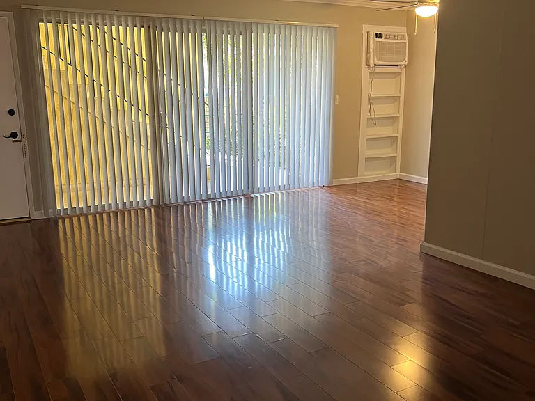 244 S El Molino Ave — Photo 19