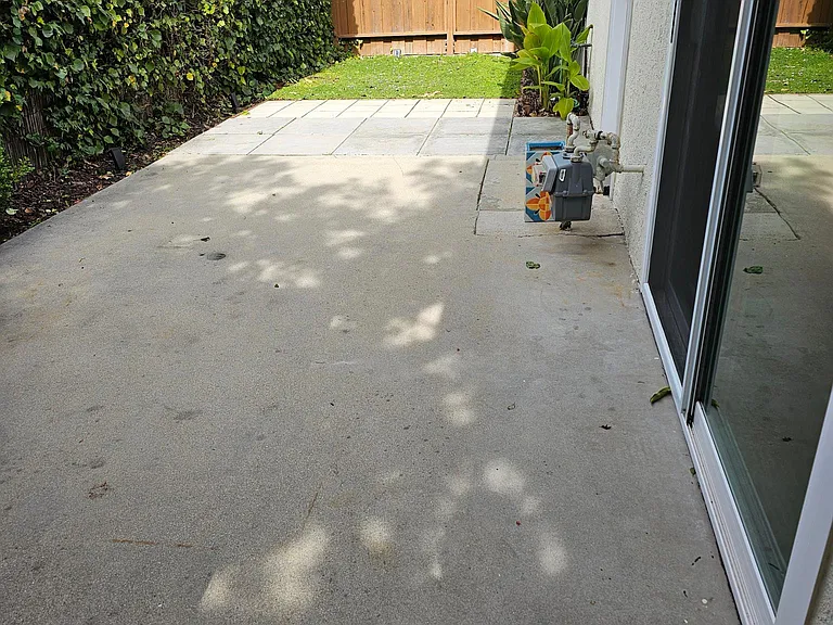 509 E Grand Ave — Photo 20
