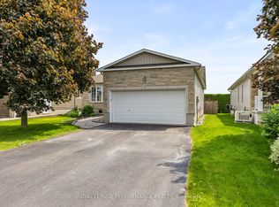 7 Settlement Ln, Russell, ON K4R 0A4