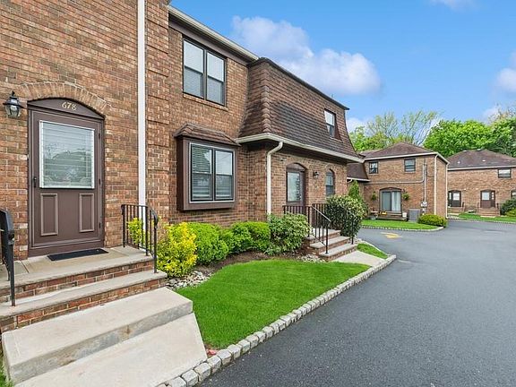 5th image of 678 Bloomfield Ave #678