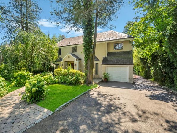 18 Parkside Dr