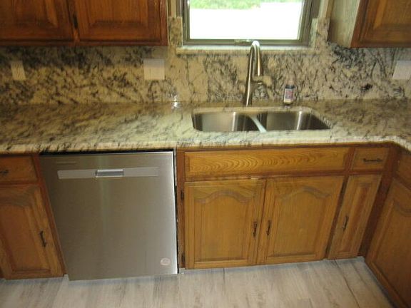 4th image of 65901 E 69th Rd