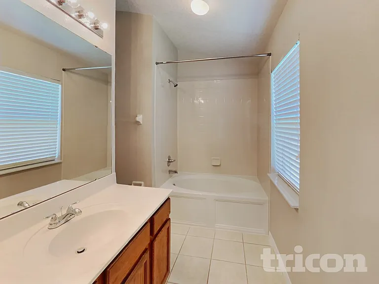3111 Buckeye Pointe Dr — Photo 8