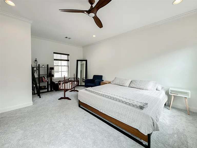 2 Hermann Park Ct — Photo 25