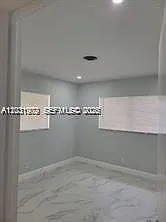590 NE 20th St #1-2 — Photo 11