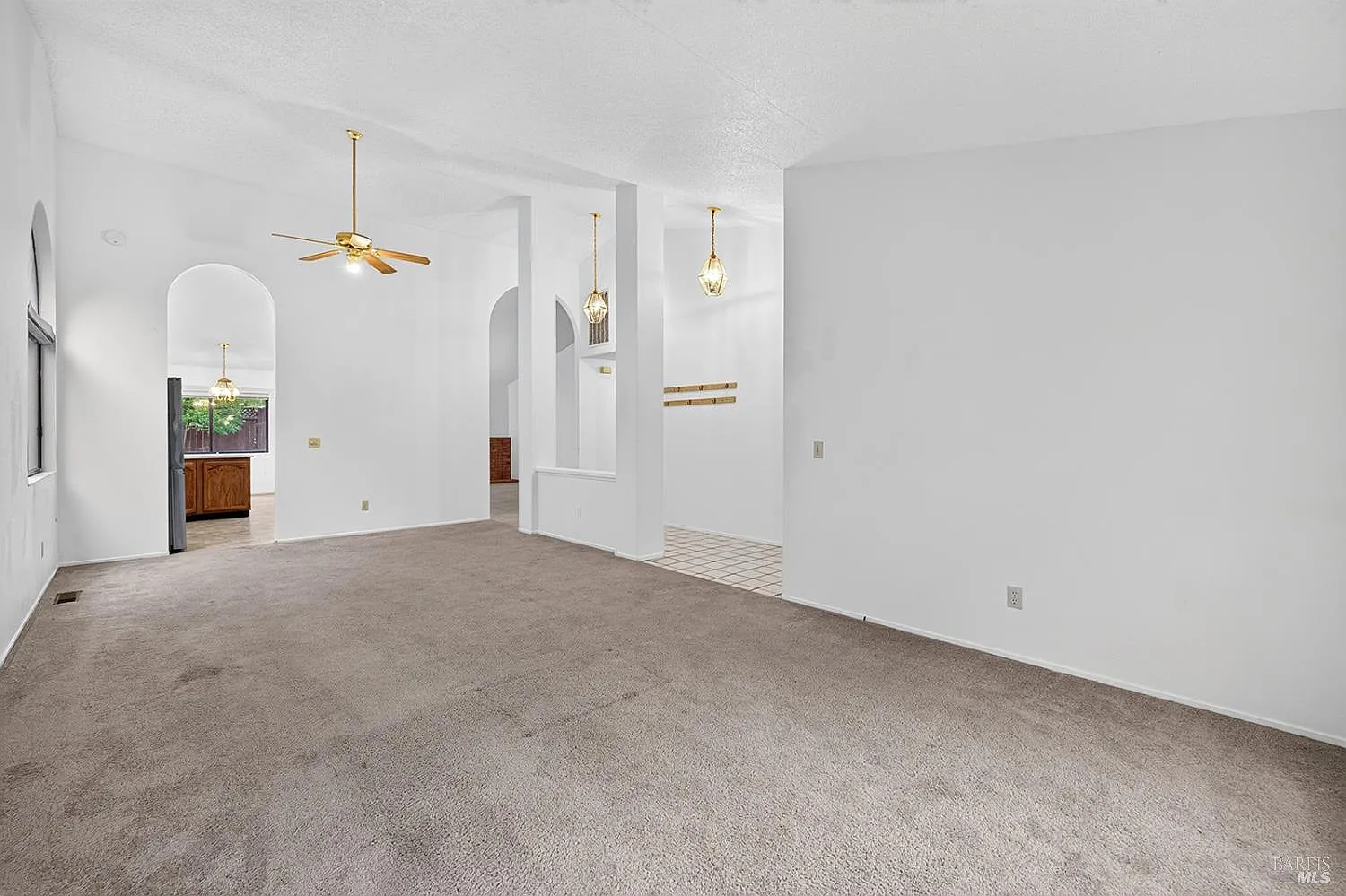 527 Mallory Avenue - Photo 4