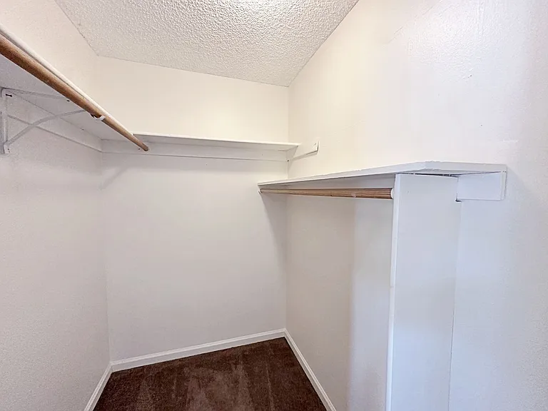 674 Rolling Green Dr — Photo 16
