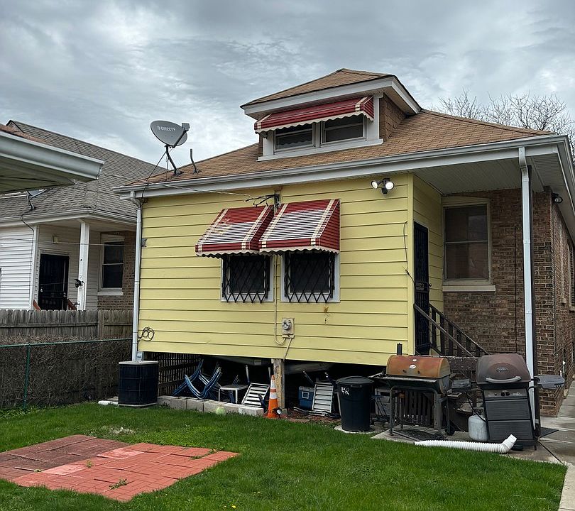 2nd image of 9008 S Ada St