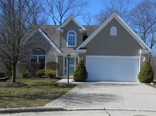 18705 N Winding Oak Dr, Middleburg Heights, OH 44130