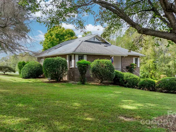 723 Harris Ave NW, Valdese, NC 28690