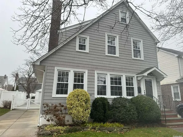 144 Capitol Avenue, Williston Park, NY 11596