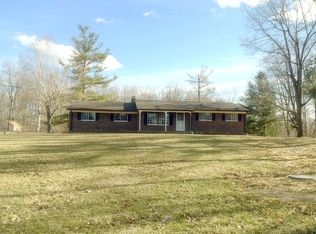 9451 Oakhill Rd, Holly, MI 48442