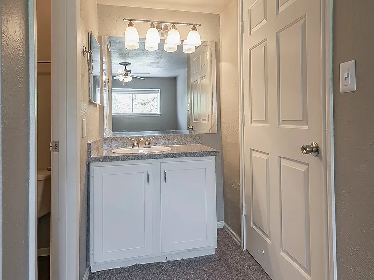 Master Vanity