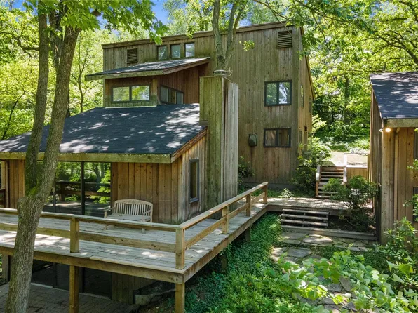 920 Singlepath Ln, Saint Louis, MO 63122