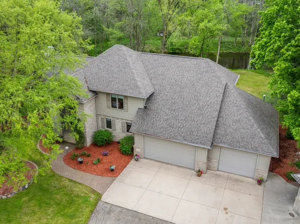 W8678 Hillview Rd, Hortonville, WI 54944