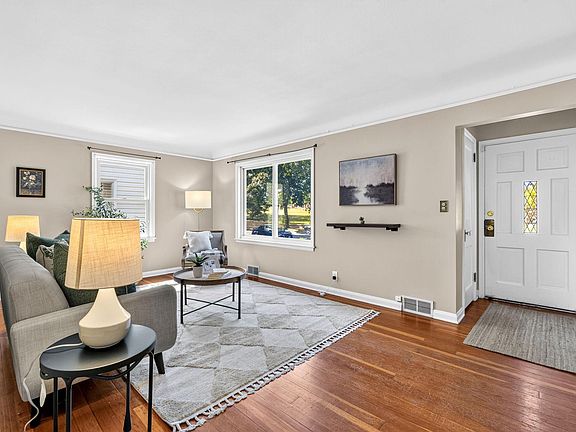 3rd image of 4601 13th Ave S