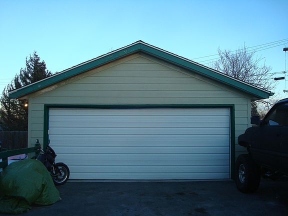 2nd image of 888 Lewis Dr