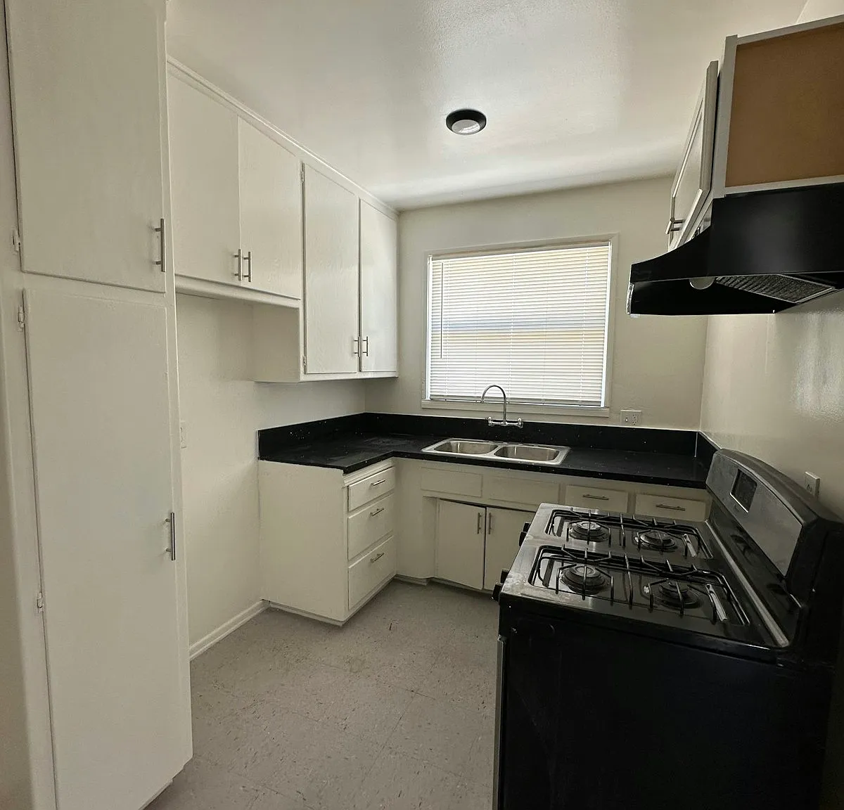 439 South Montebello Boulevard, Unit D — Photo 4
