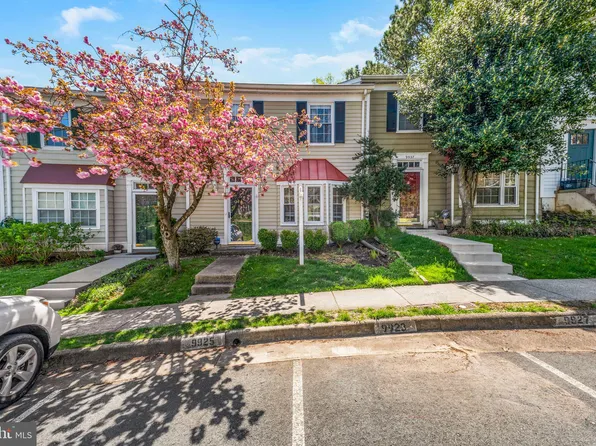 9925 Blake Ln, Oakton, VA 22124