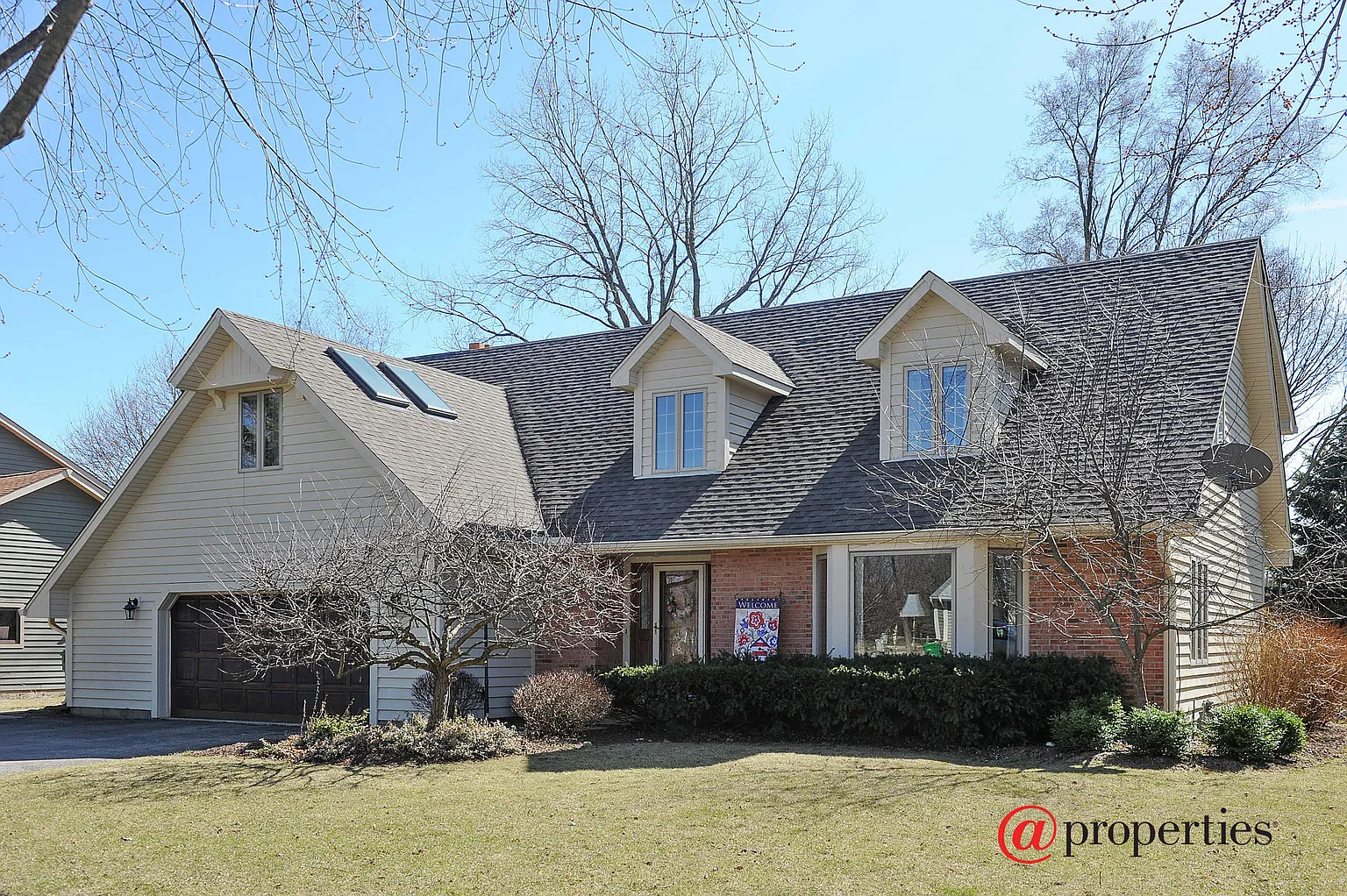 485 Mitchell Dr photo 1