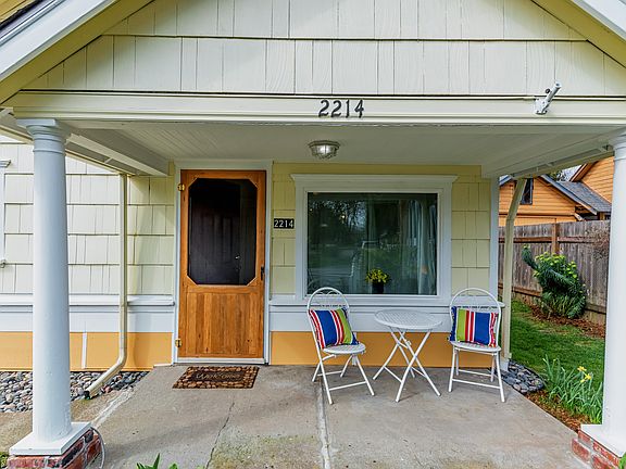 4th image of 2214 Markle Ave