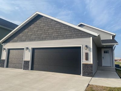 2369 Eagle Valley Dr S, Fargo, ND, 58104