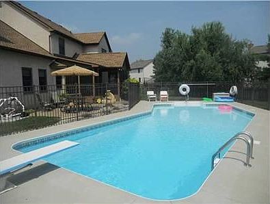 3rd image of 492 Olde English Ct